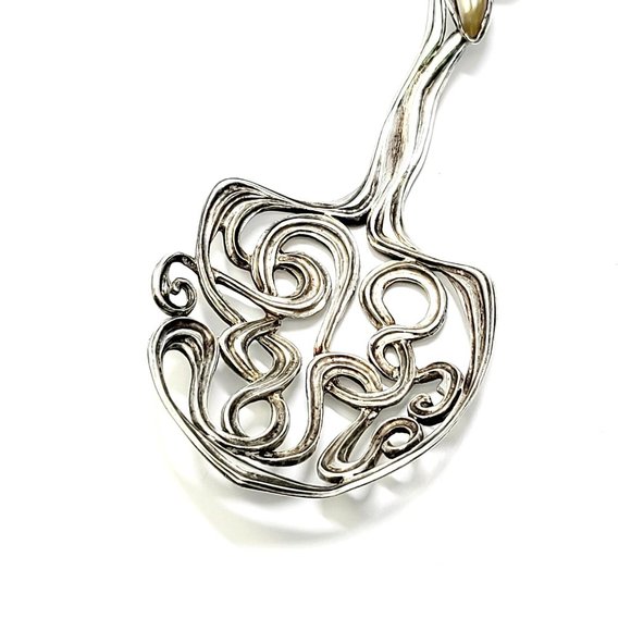 Vintage Handmade Silver and Mother of Pearl Spoon - Picture 4 of 7